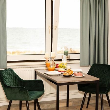 Direkt Am Strand Mit Meerblick Inclusive Strandkorb In Der Saison Heiligenhafen Eksteriør billede